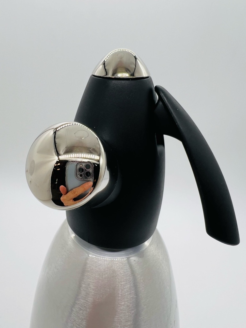 iSi Soda Siphon 1 Liter Brushed Nickel with Black Top - Picture 14 of 15